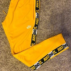 Nike track pant tapered leg sneaker length mens